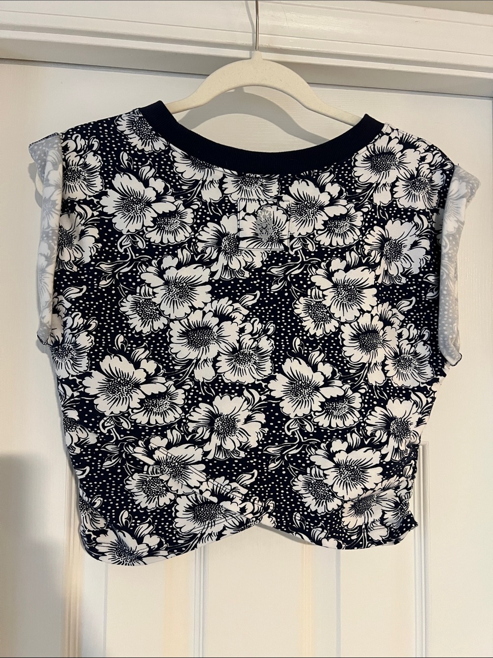 FP Movement by Free People Hot Shot Crossover Set Navy Floral - Picture 4 of 14